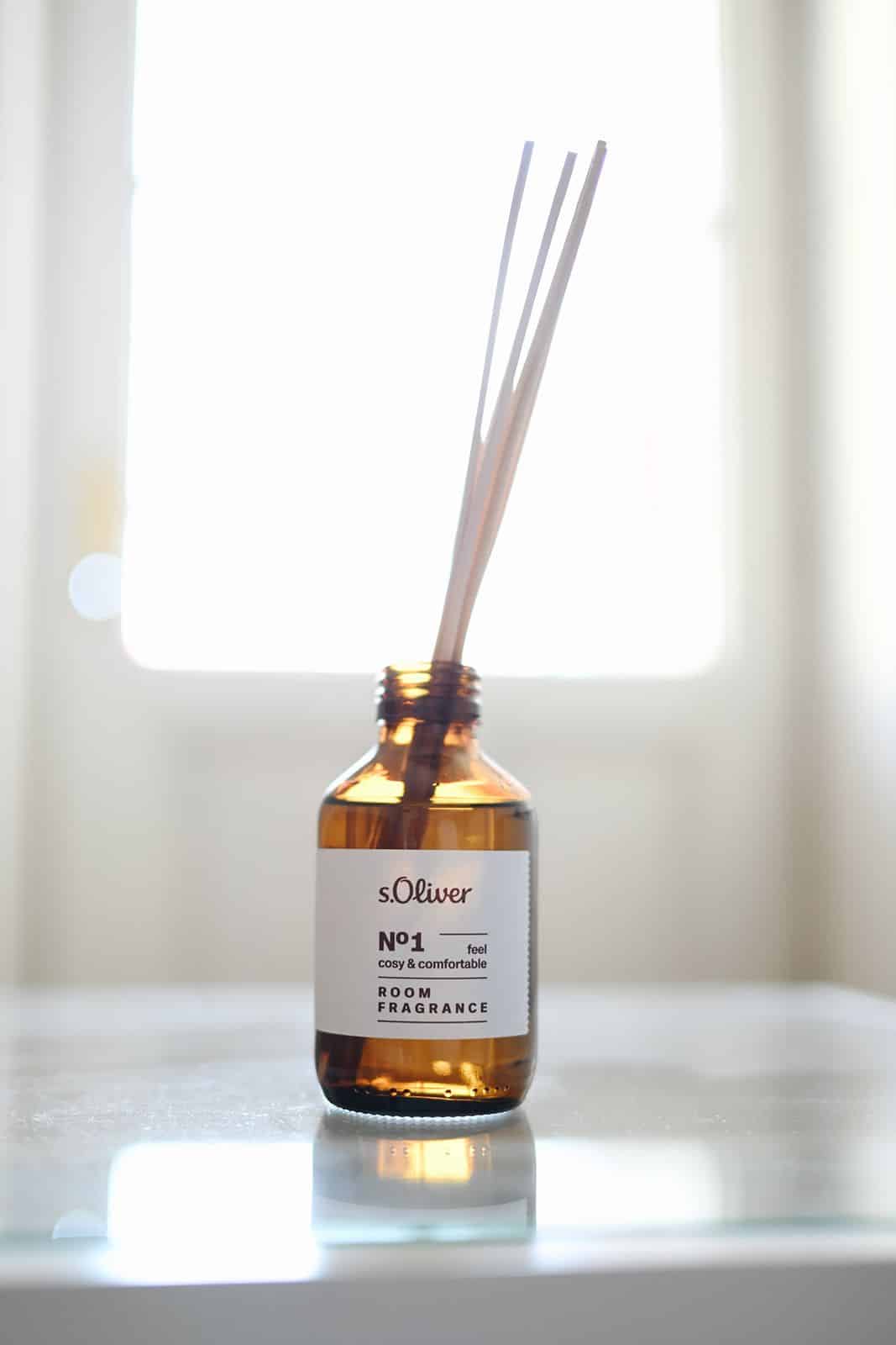 An s.Oliver diffuser on the window, backlit